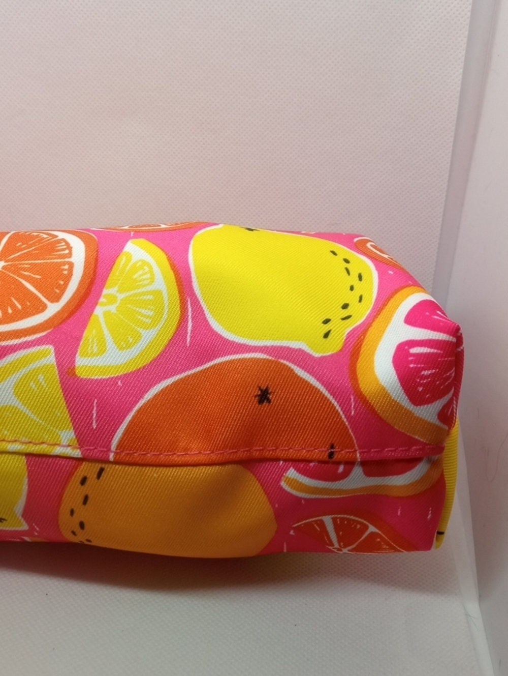 CLINIQUE SUMMER MAKEUP BAG - Picture 7 of 8